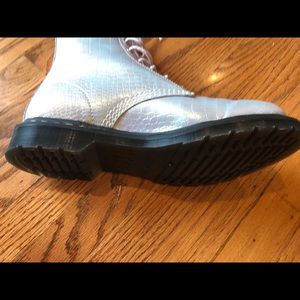 Dr Martens new iridescent boot with pink laces